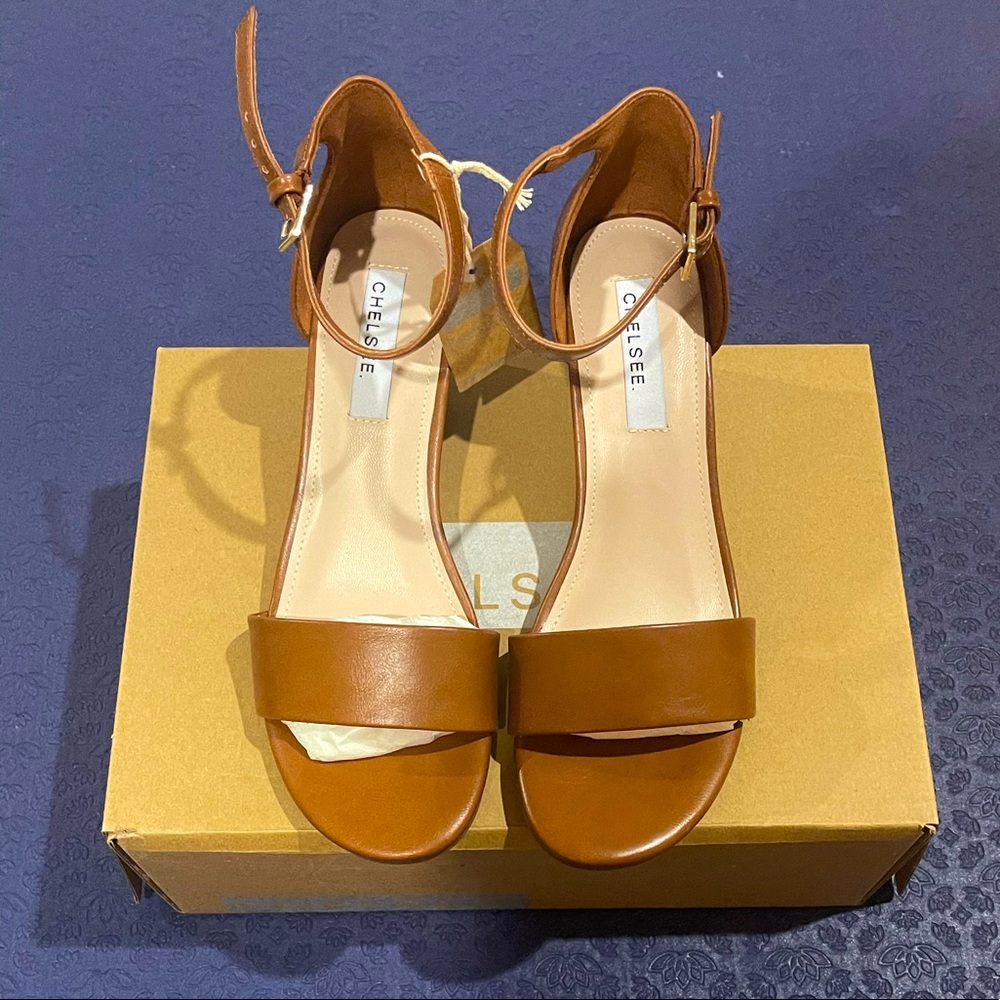 MOONDUST  Women’s Sandal  ( Cognac ) Size 7 NWT
